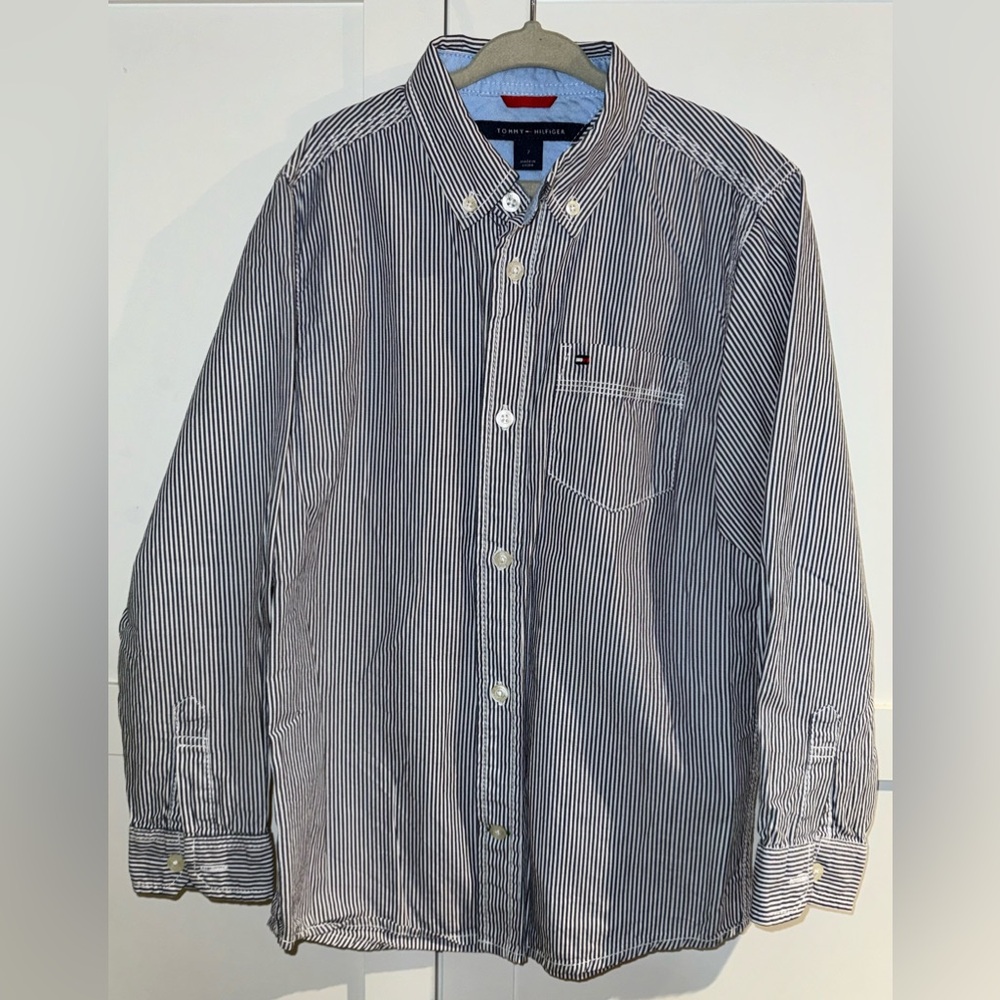 TOMMY HILFIGER Boys Shirt size 7 Button Up Long Sleeve Collar Dressy Prep Style